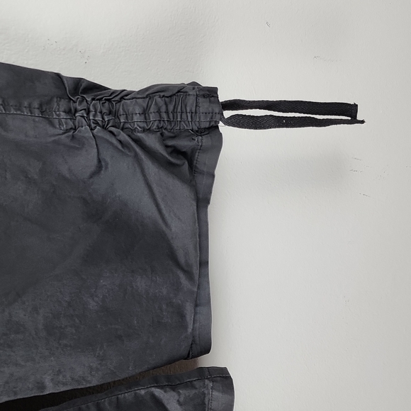 VF Jeanswear Women's Capri - Picture 4 of 14